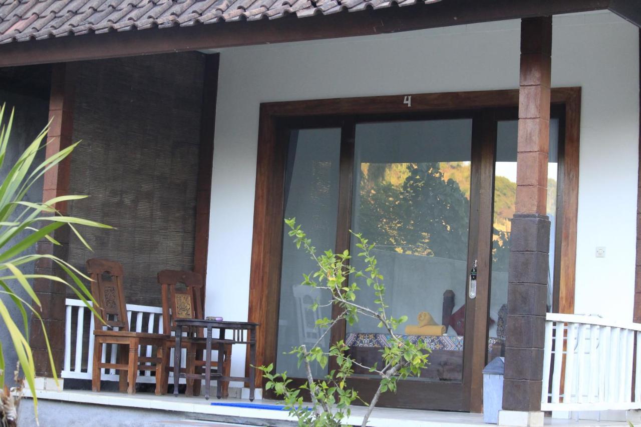Coconut Beach Bungalows & Warung 2 Amed  Exterior photo